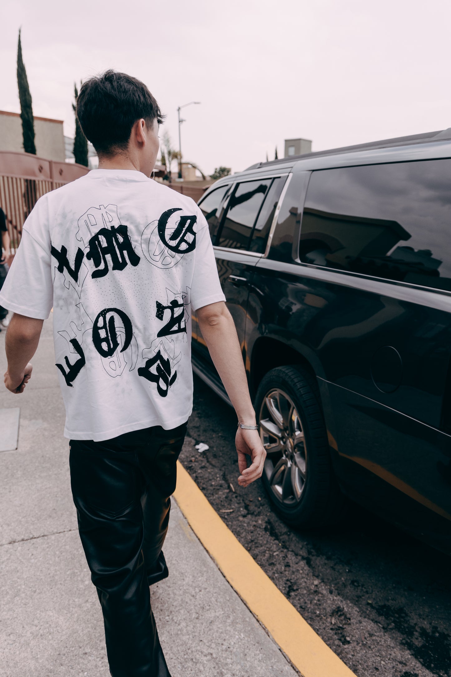 THE INTRO TEE
