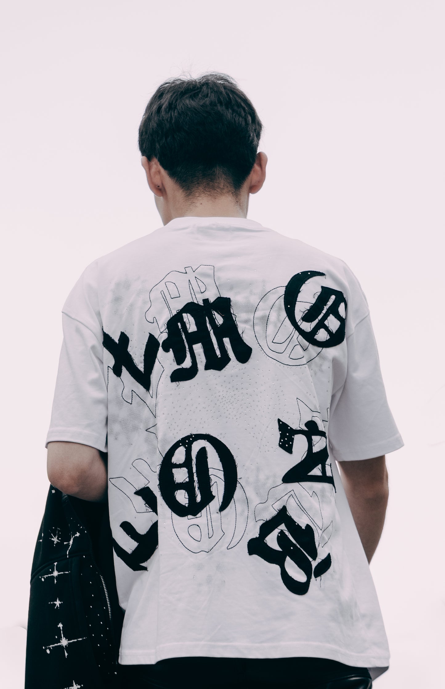 THE INTRO TEE
